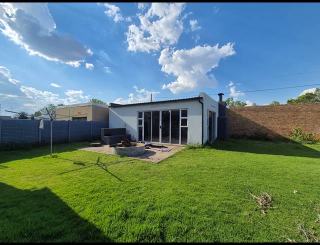 3 BEDROOM HOUSE TO LET IN BRENTHURST